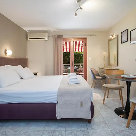 Athina Aparthotel 3*