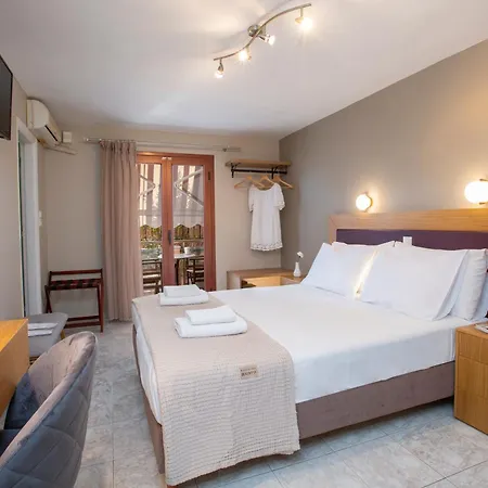 Aparthotel Athina 3*