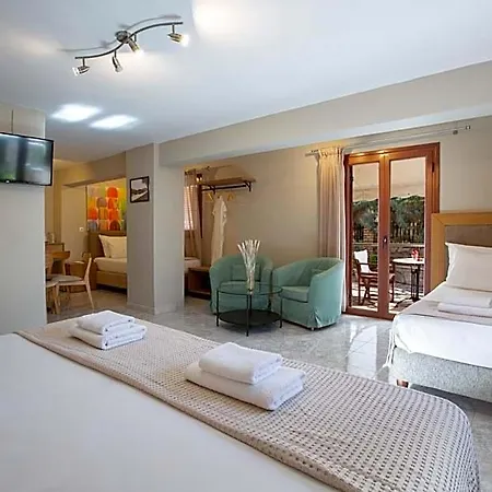 Athina Aparthotel 3*