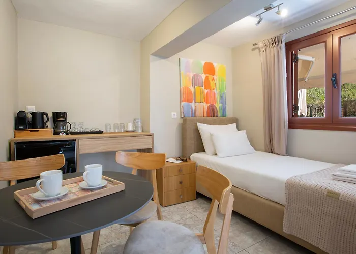 Aparthotel Athina 4*