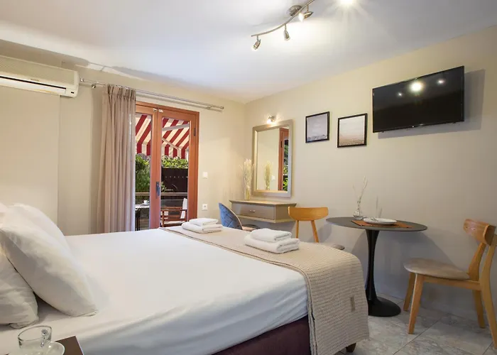 Athina Aparthotel 4*