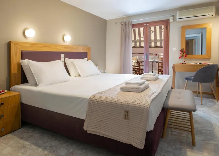 Athina Aparthotel 4*