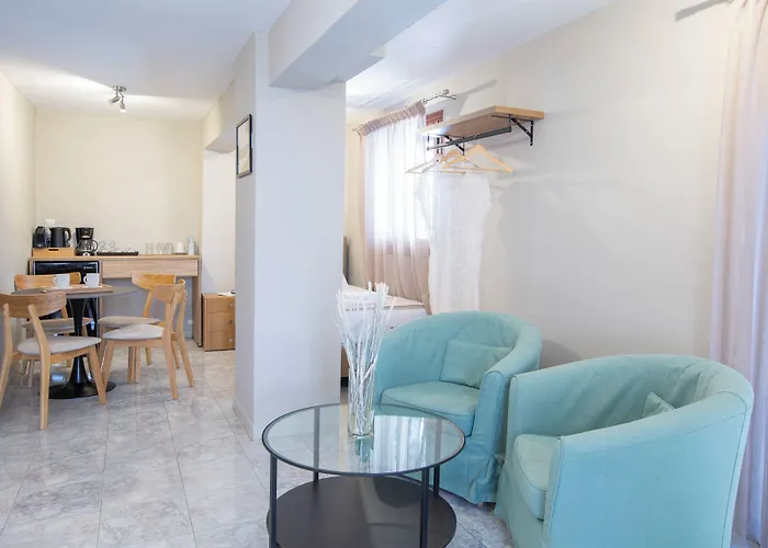 Athina Aparthotel 4*