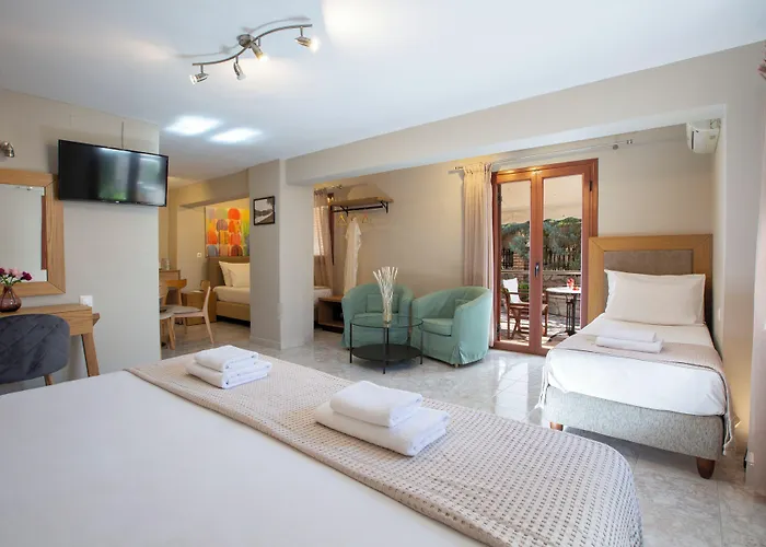 Aparthotel Athina 4*